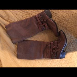 Gianni Bini Brown boots
